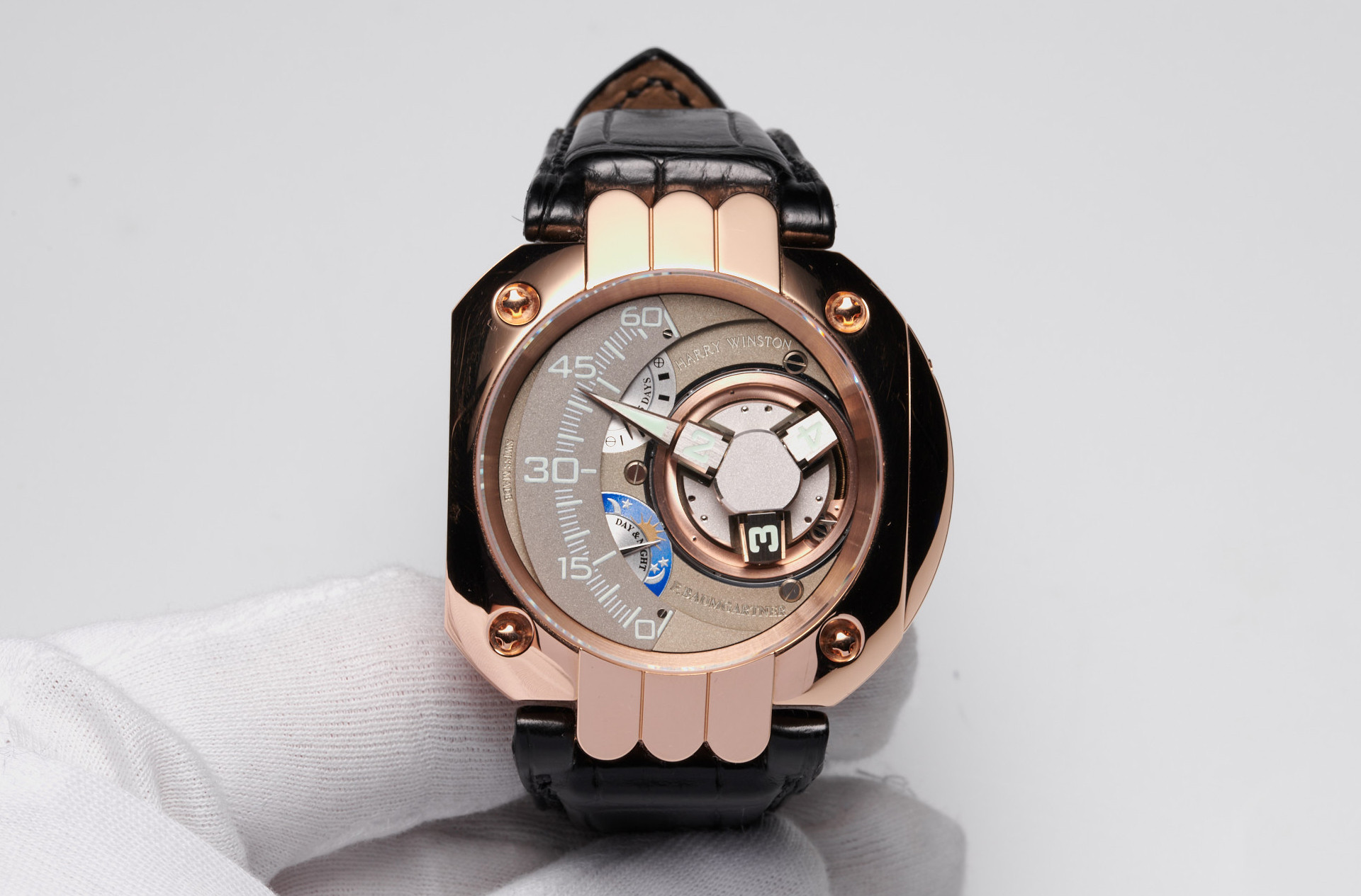 Harry Winston Opus V. От «однорукого бандита» до «корабля времени»