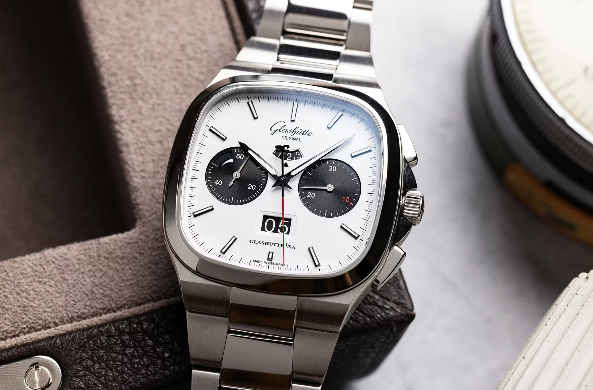 Благотворительные Audemars Piguet для Сингапура, винтажные Glashütte Original для Северной Америки… 