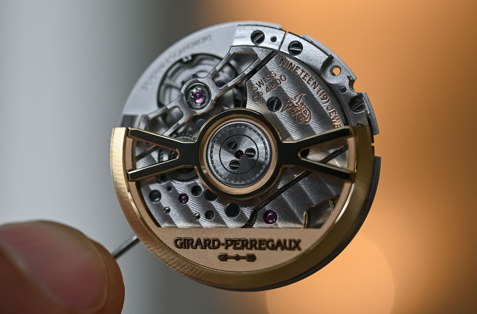Girard-Perregaux представила новый калибр с кремниевым спуском