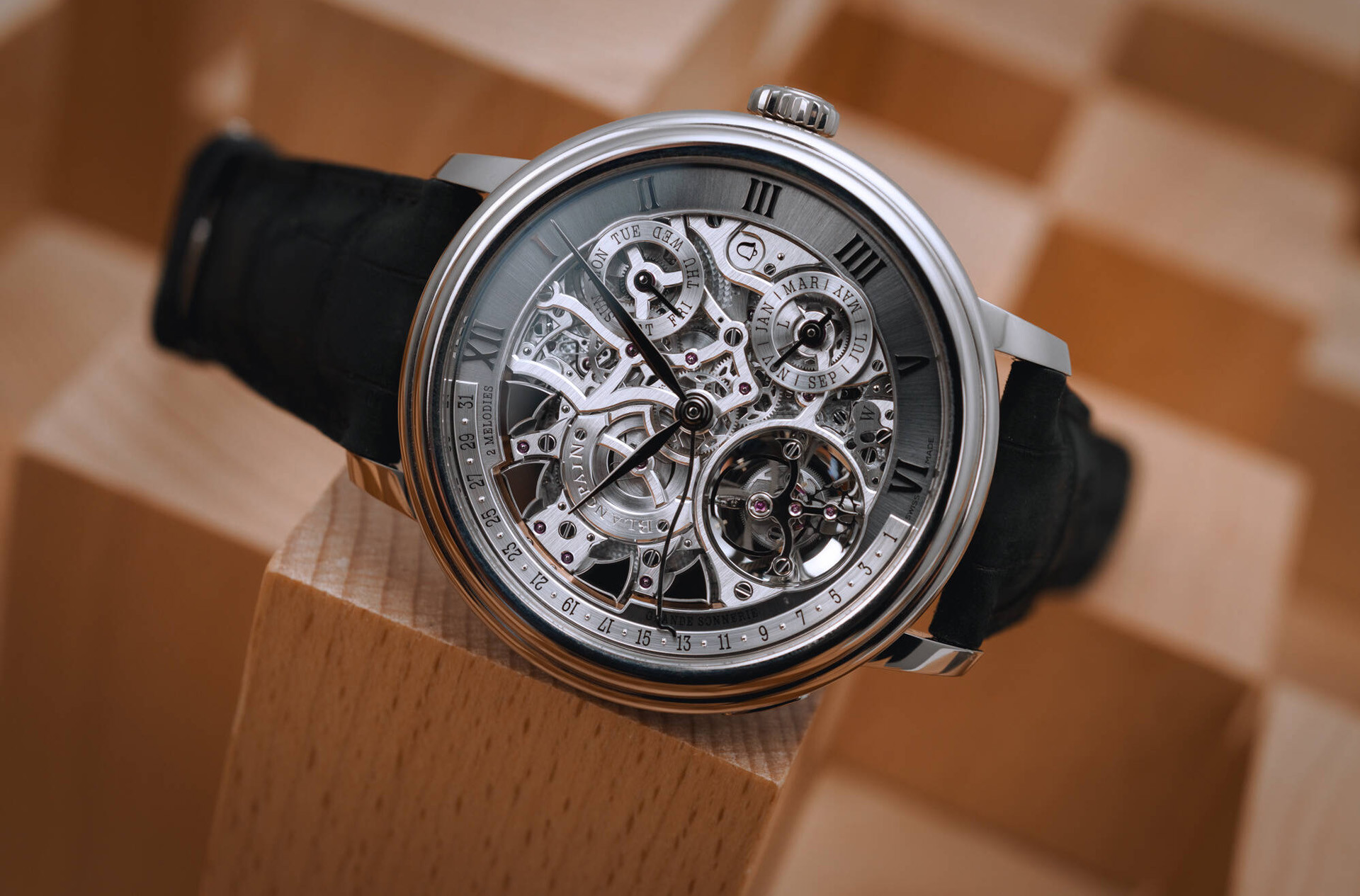 Blancpain с возможностью выбрать мелодию боя, турбийон в стиле Пита Мондриана от Bell & Ross…