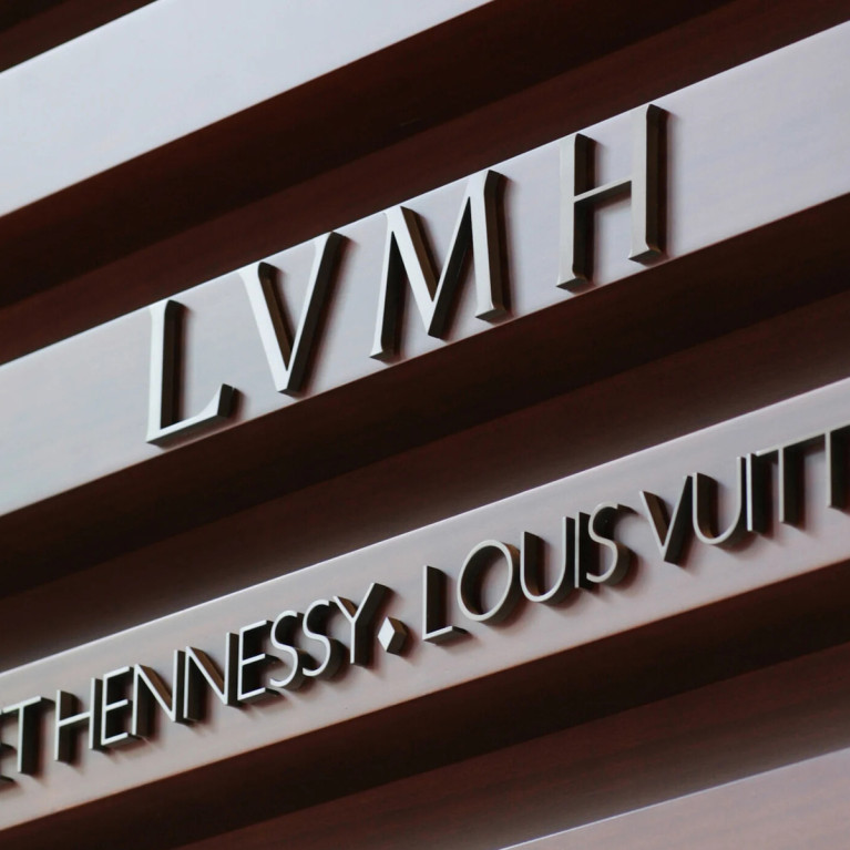 Продажи LVMH в 2025 году снизились на 5%