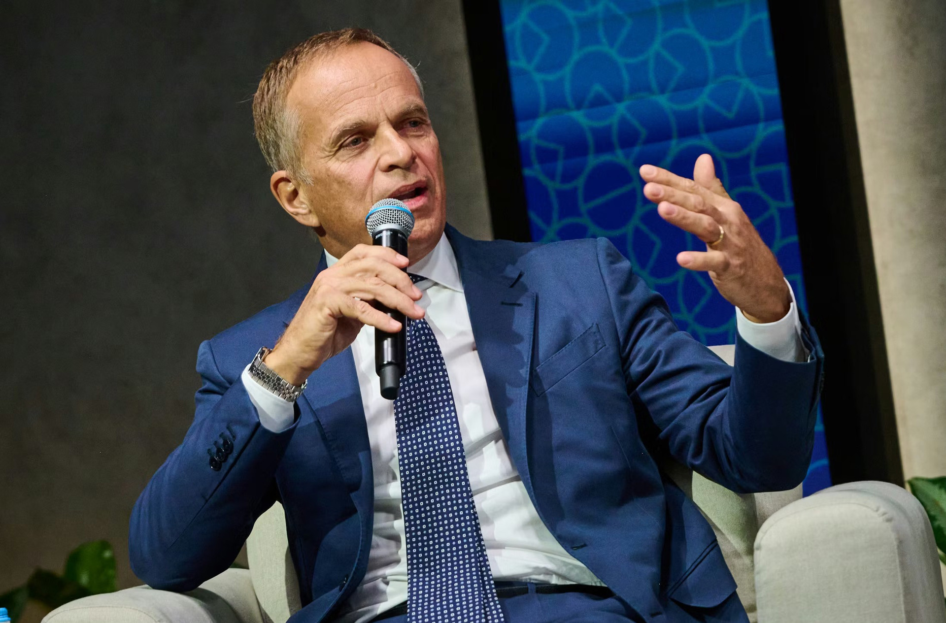 Интервью CEO Rolex Жана-Фредерика Дюфура. Об умных часах, искусственном интеллекте и ожиданиях молодежи