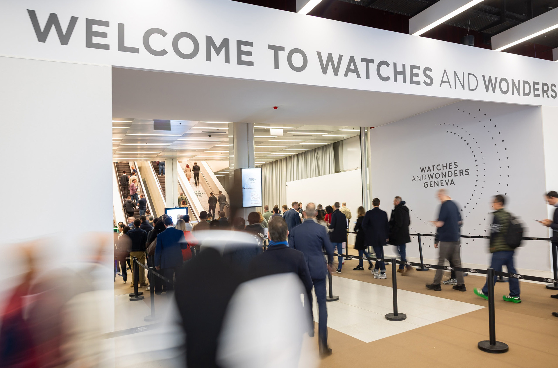 Список всех часовых выставок апреля 