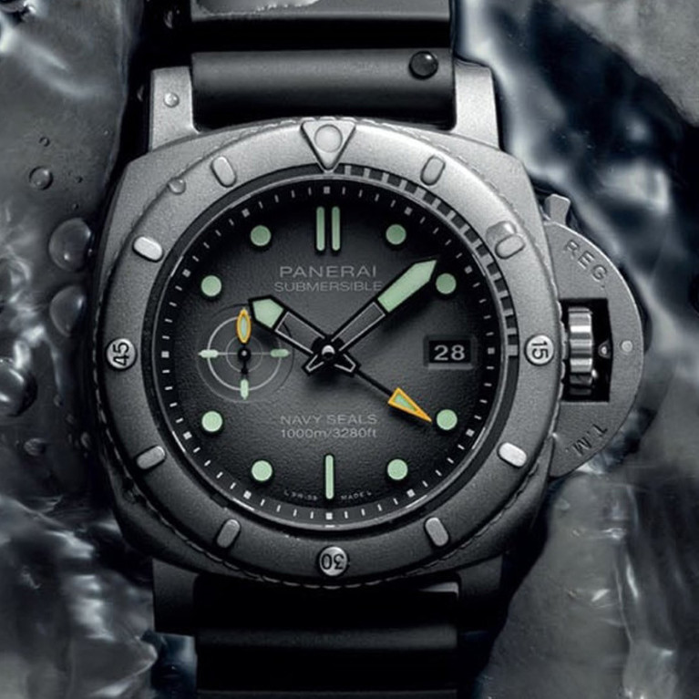 Panerai в корпусе из гафния, Daniel Roth в корпусе из платины…