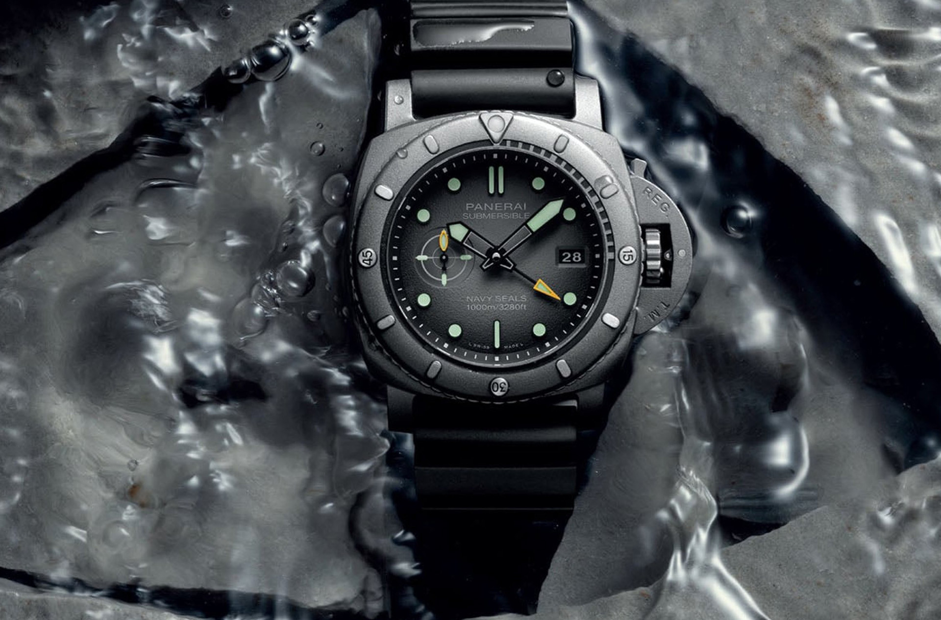 Panerai в корпусе из гафния, Daniel Roth в корпусе из платины…