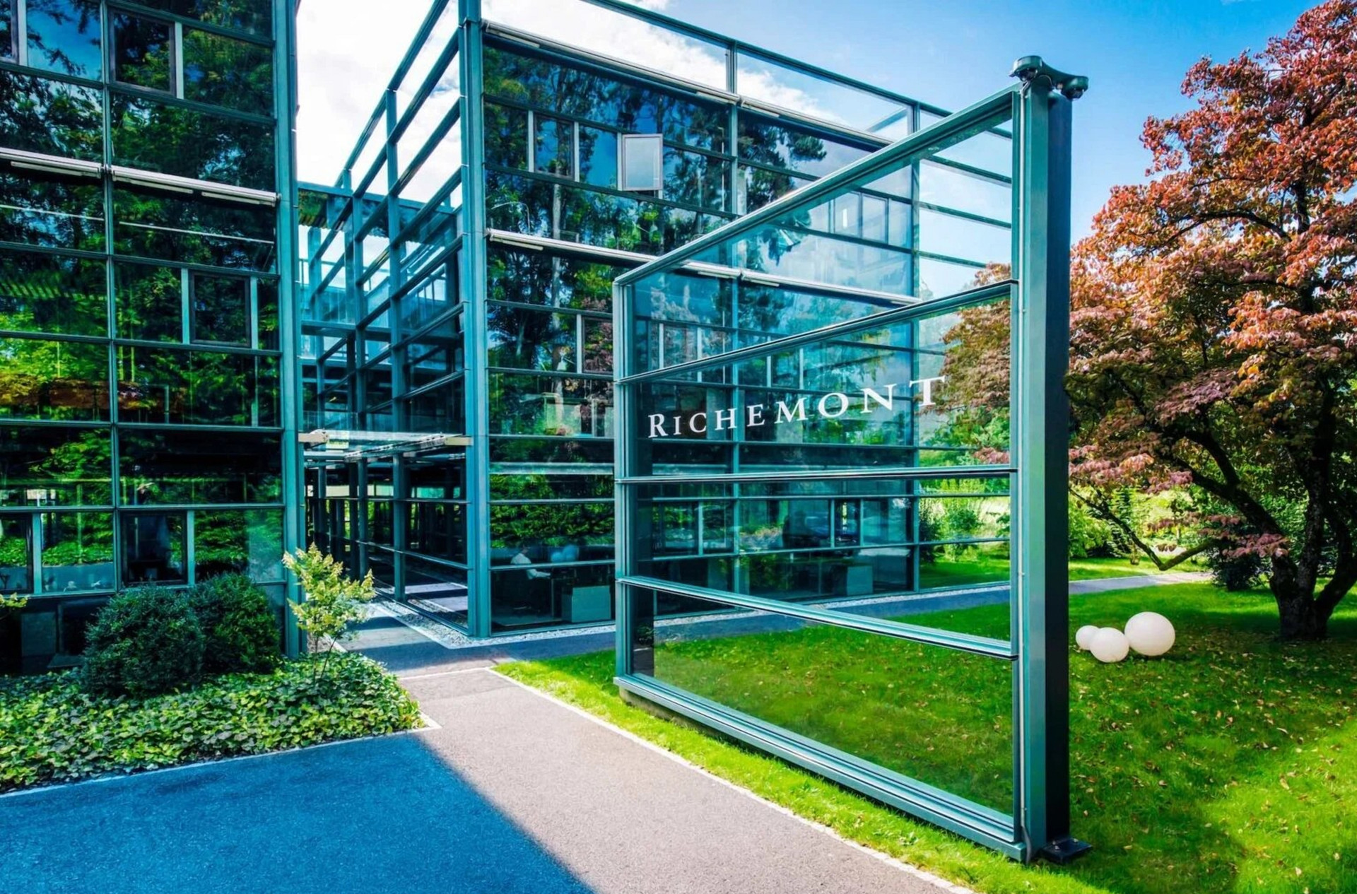 Продажи Richemont за год выросли на 11%