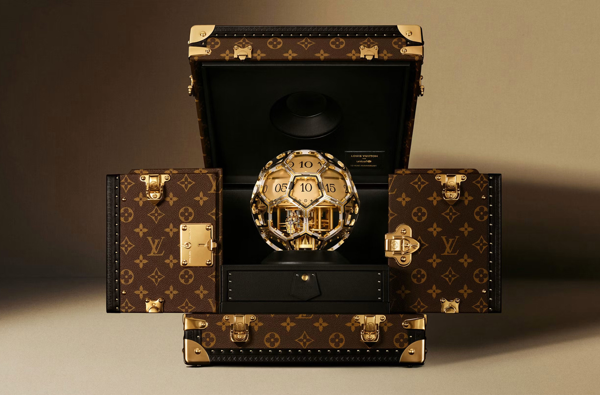 Louis Vuitton Unity Time Object