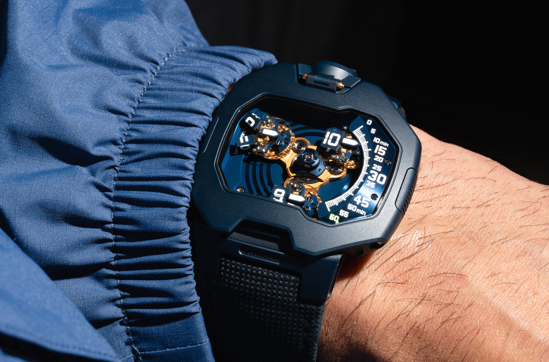 Робот MB&F с часами вместо головы, эксклюзивные Bvlgari для бутиков Bucherer…