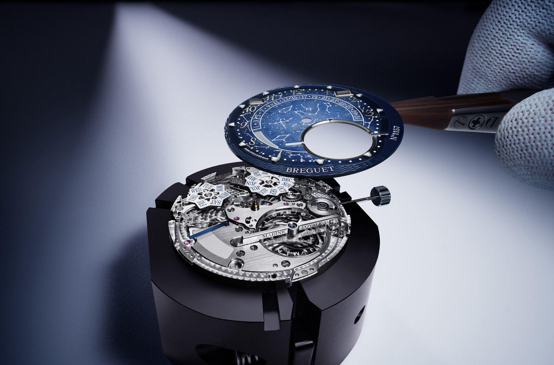 Van Cleef & Arpels с анимированным индикатором лунных фаз, Breguet с отсылкой к наследию Даниэля Рота…