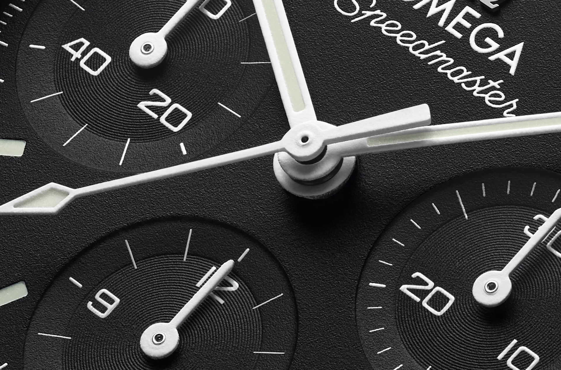 Omega Speedmaster 38 mm. Полное обновление линейки