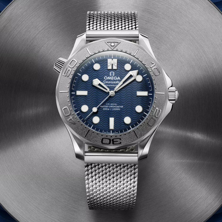 Omega Seamaster Diver 300M ко Дню Джеймса Бонда Omega Seamaster Diver 300M ко Дню Джеймса Бонда