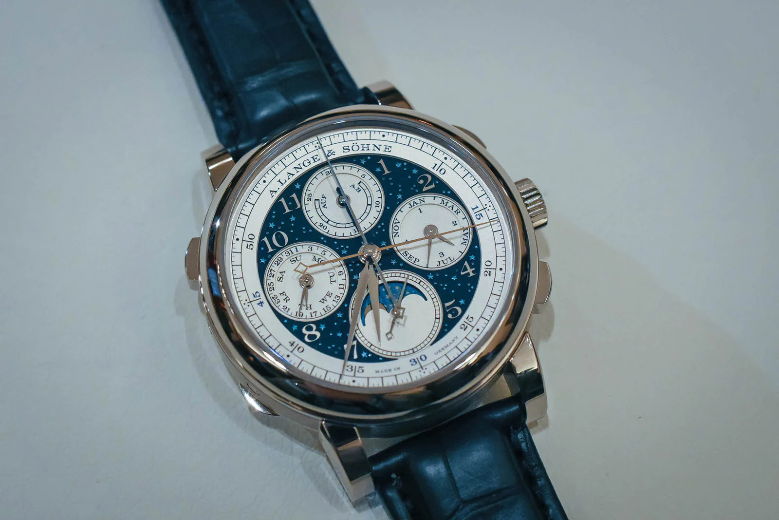 A. Lange & Söhne 1815 Rattrapante Perpetual Calendar Handwerkskunst ref. 421.048FE