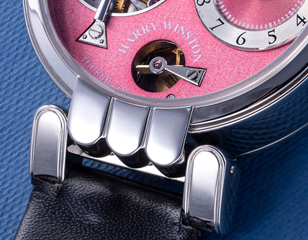 Фирменные ушки Harry Winston