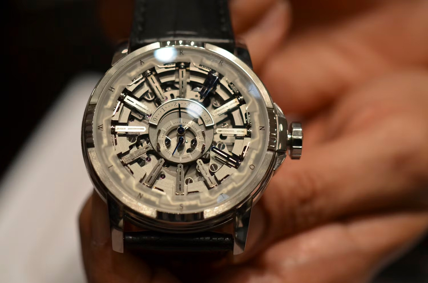 Harry Winston Opus XII. 27 стрелок и хитрая анимация 