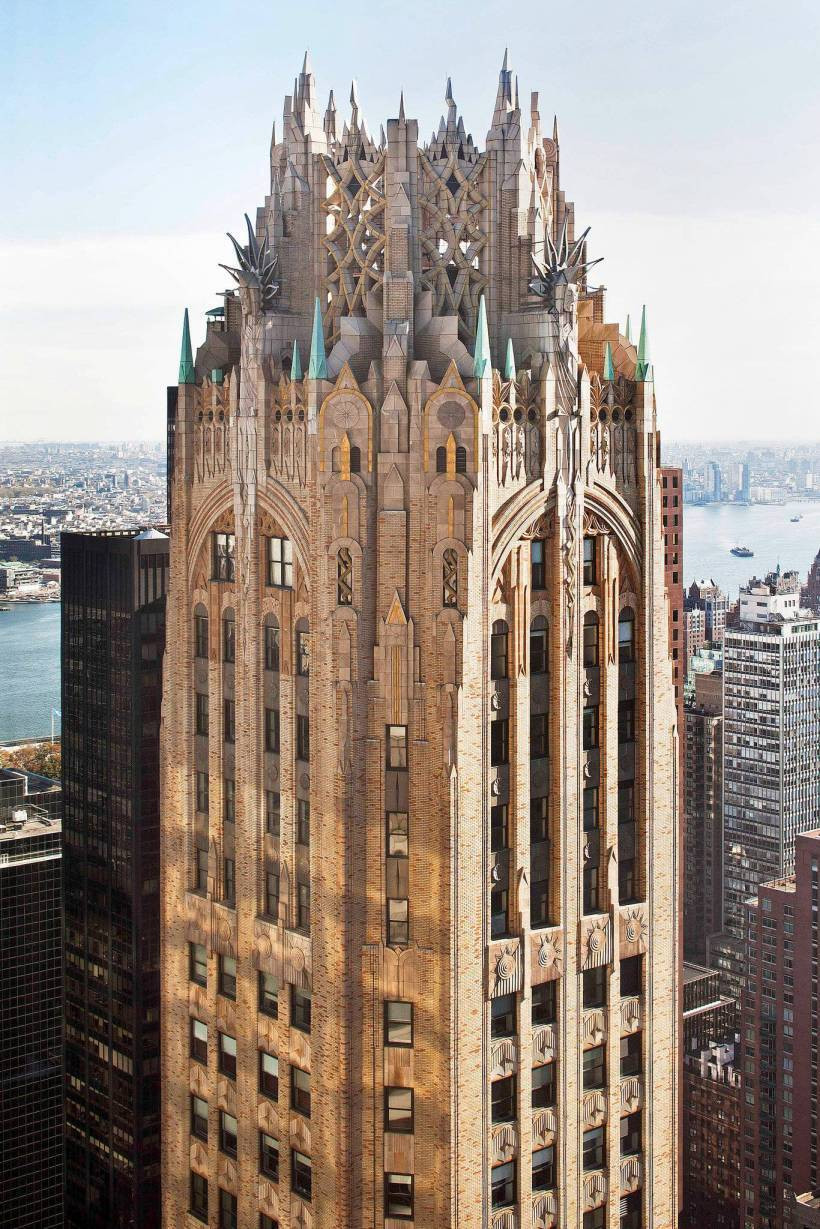 Пример здания в стиле ар-деко: General Electric Building, Нью-Йорк