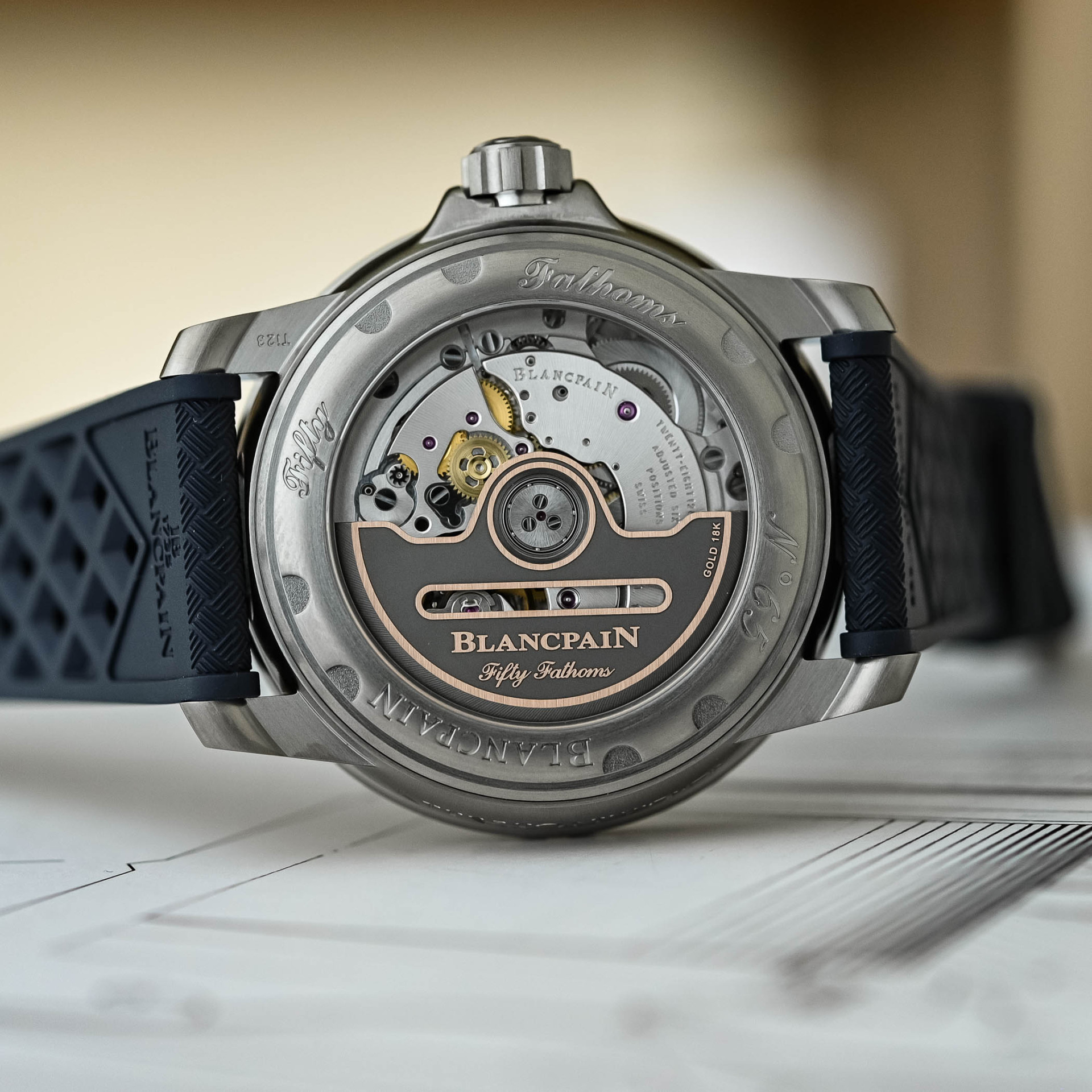 Blancpain Fifty Fathoms Automatic 38 mm. Компактное трио для мужчин и женщин