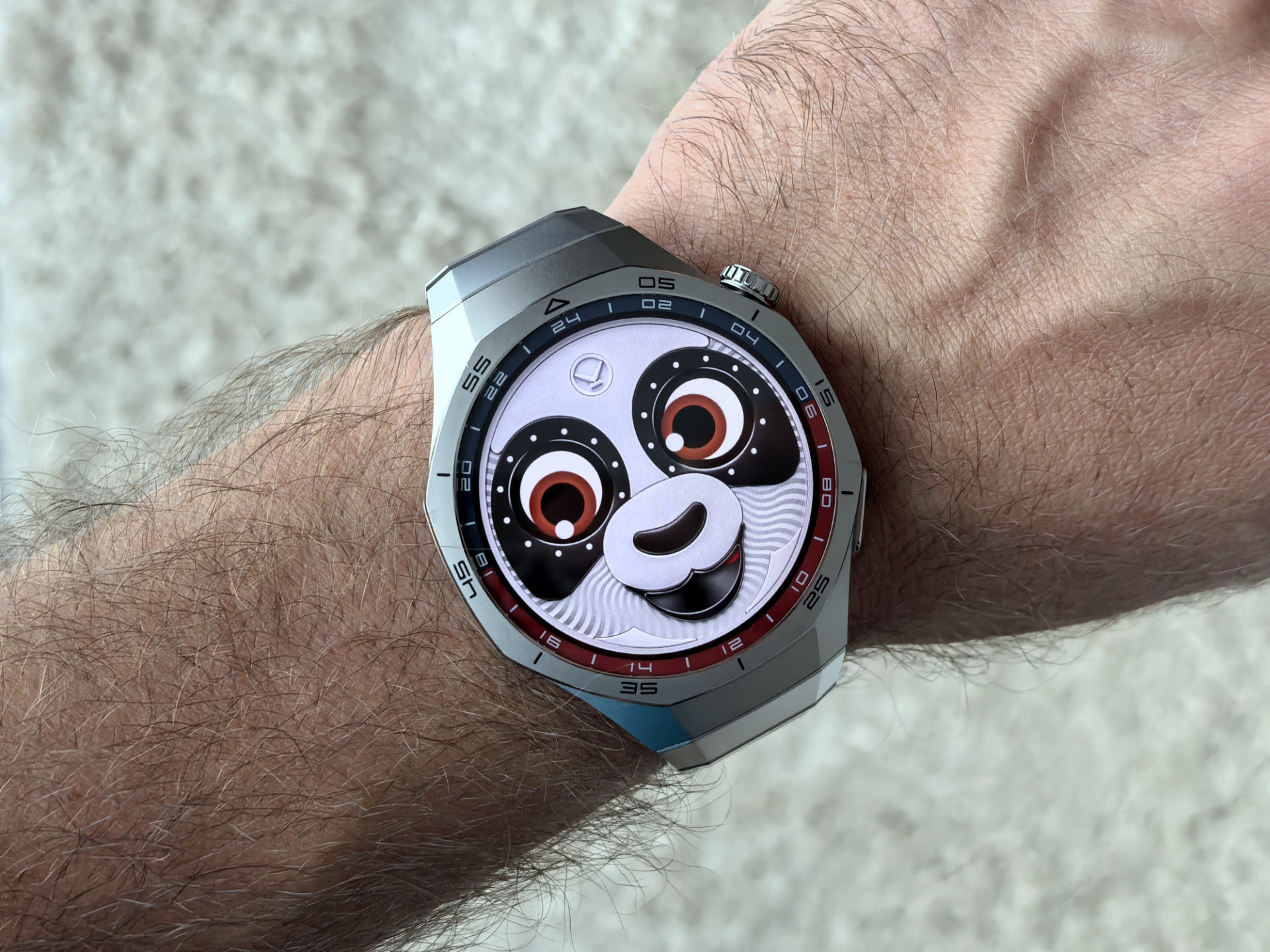 В умных часах HUAWEI WATCH 5 появились циферблаты в стиле ристмонов Константина Чайкина
