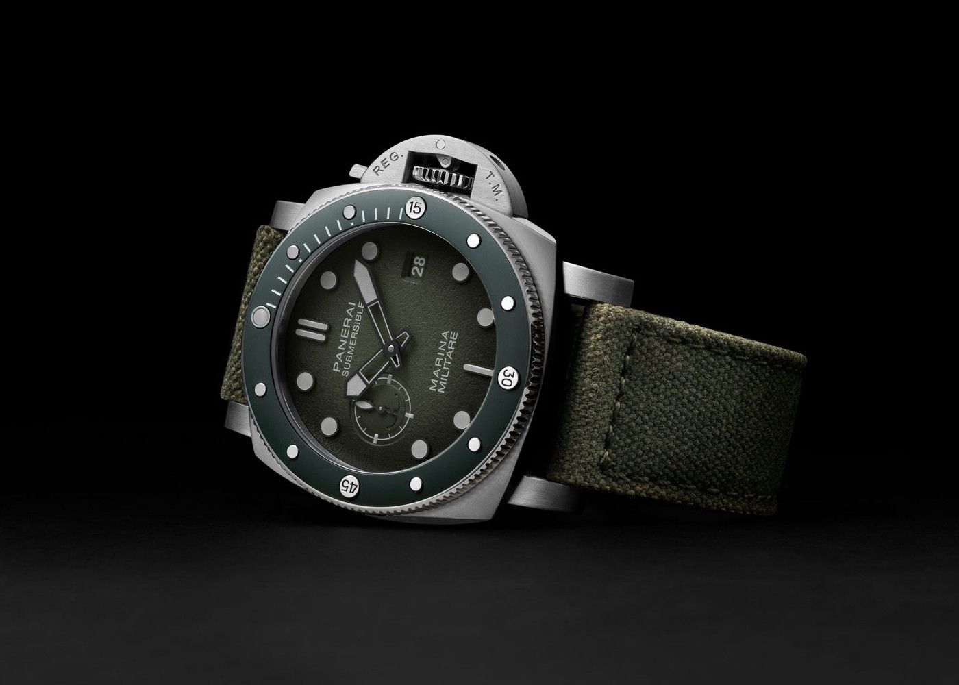 Panerai Submersible Marina Militare PAM01697 и PAM01698