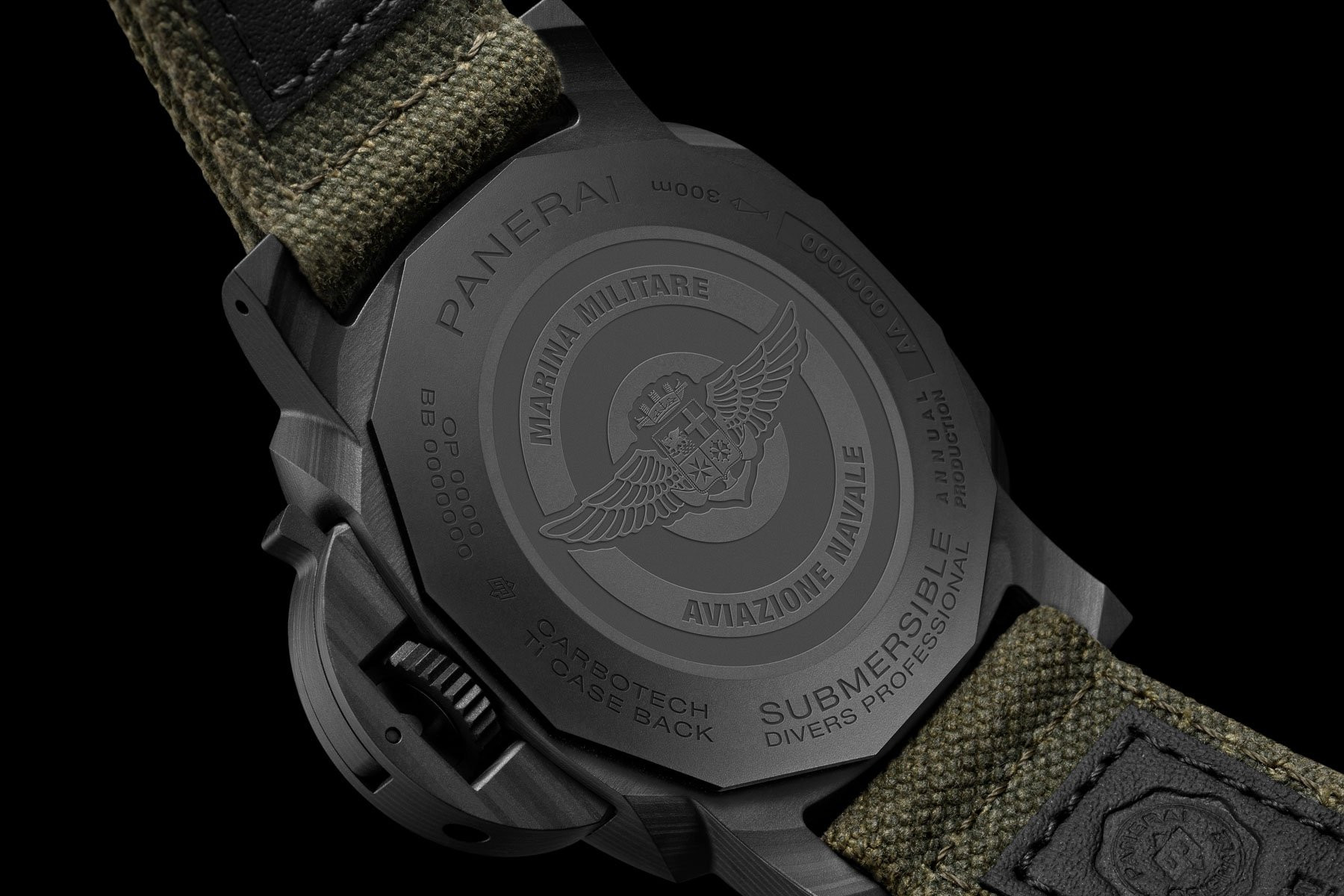 Panerai Submersible Marina Militare PAM01697 и PAM01698