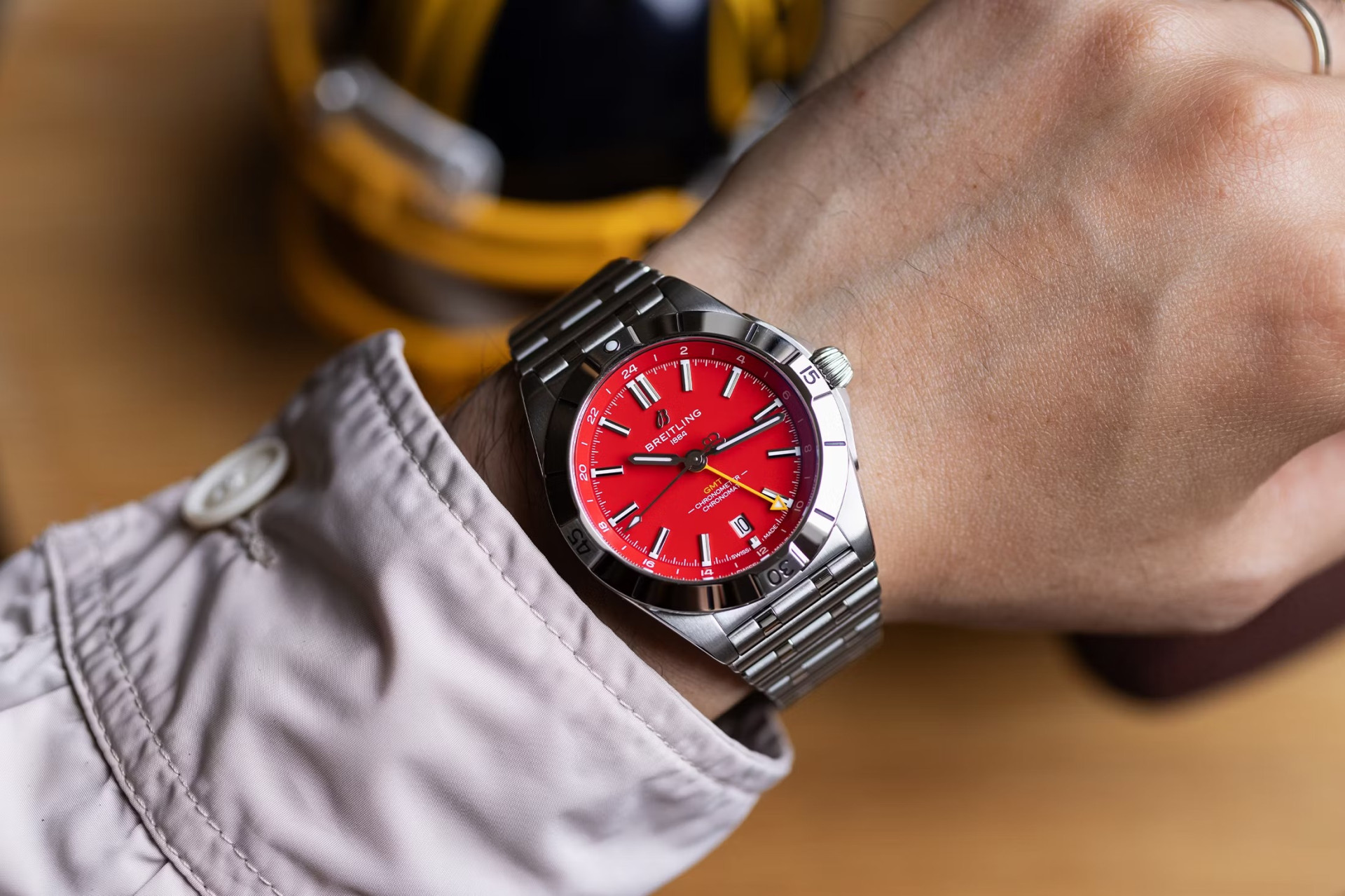 Breitling в честь партнерства с Национальной футбольной лигой