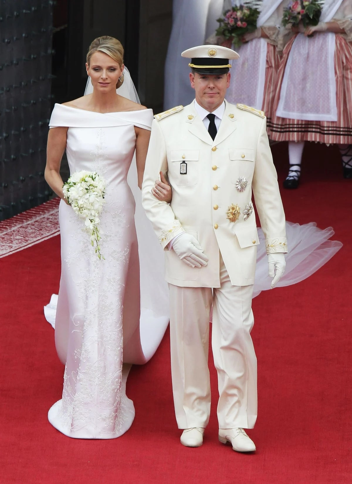 Княгиня Монако Шарлен в свадебном образе от Armani, 2011 год