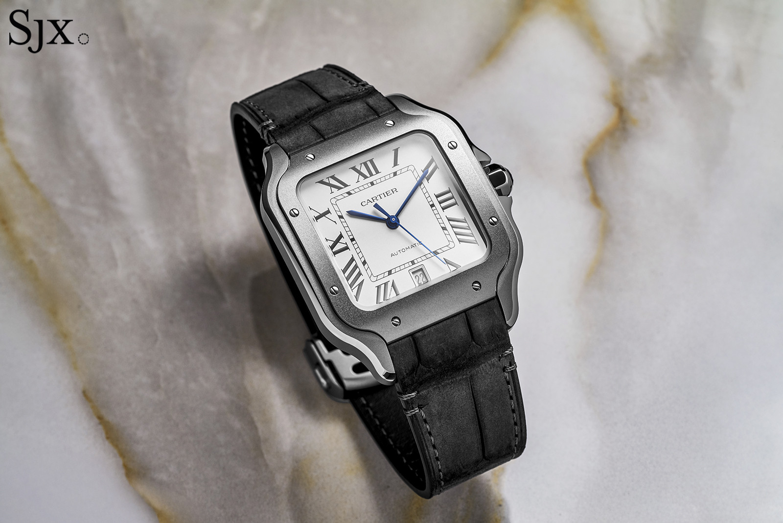 Cartier представила первые Cartier Santos с корпусом из титана