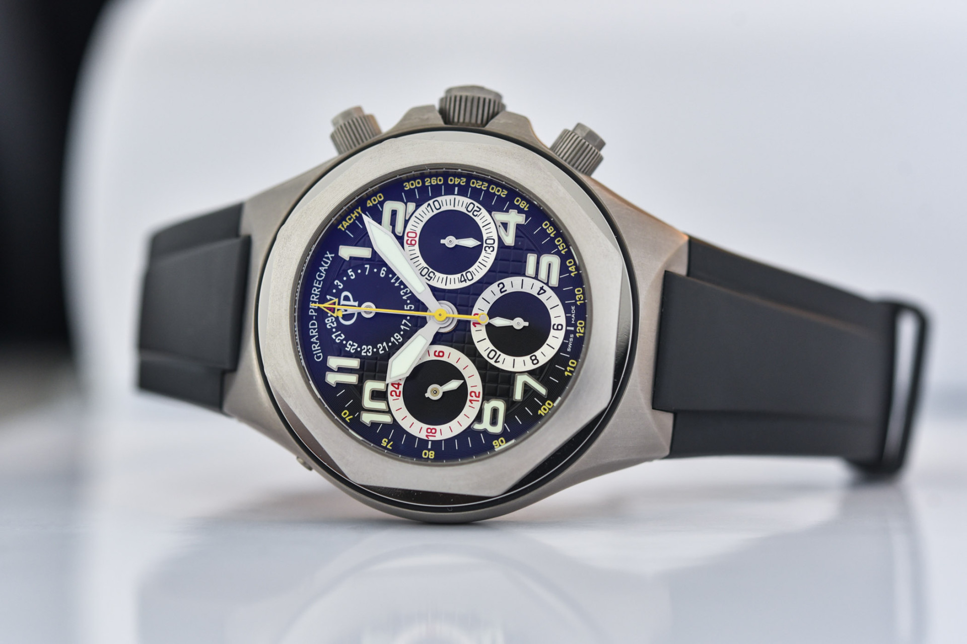 Girard-Perregaux Laureato Fifty