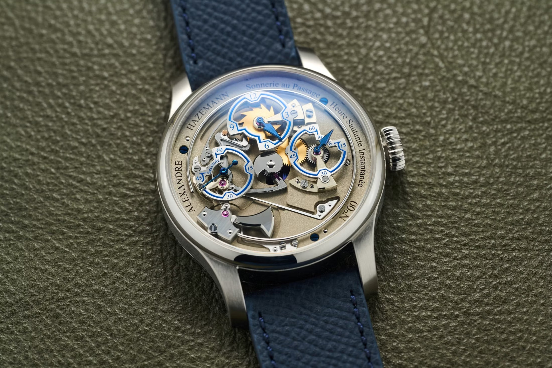 Hazemann & Monnin School Watch Subscription