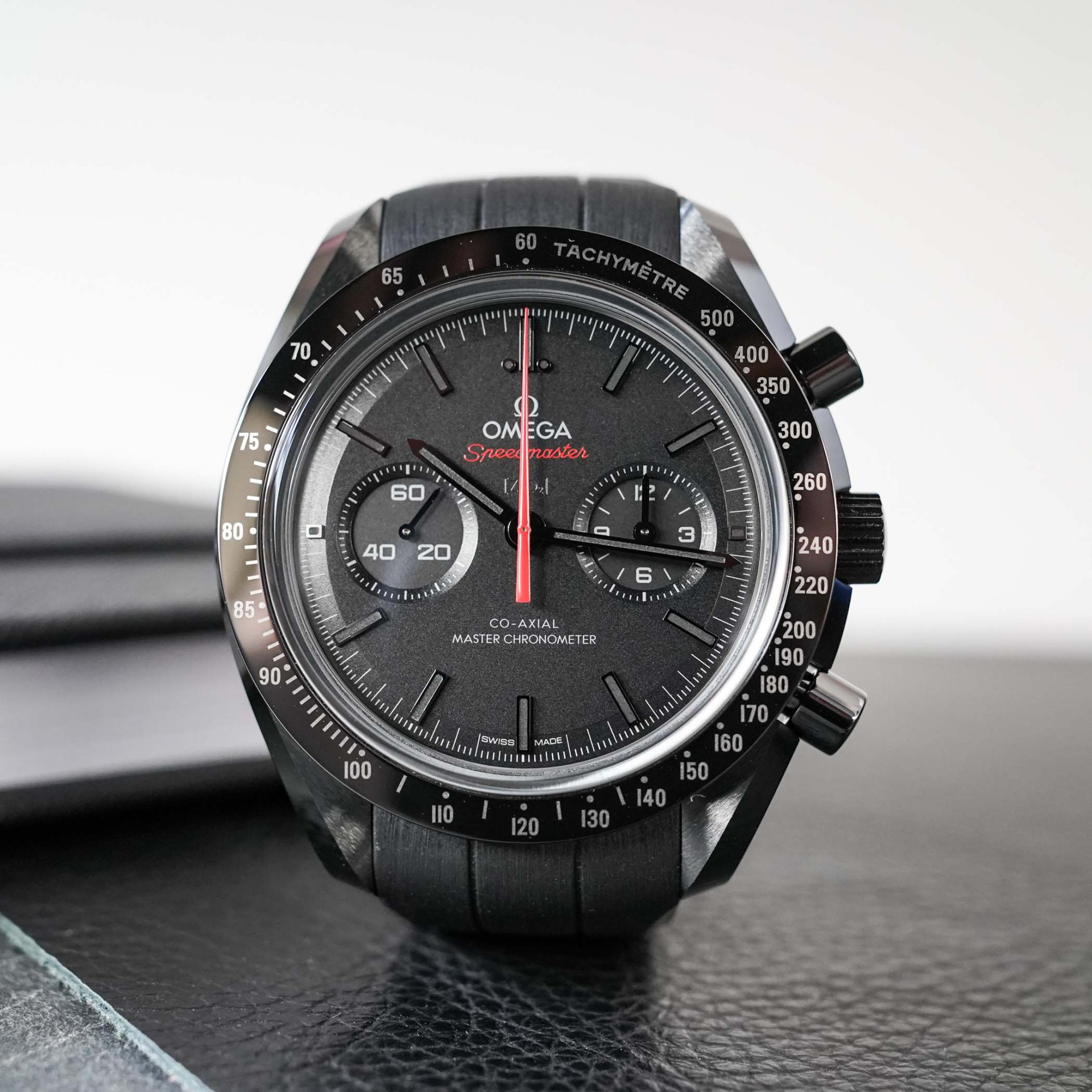 Omega обновила Speedmaster Dark Side of the Moon