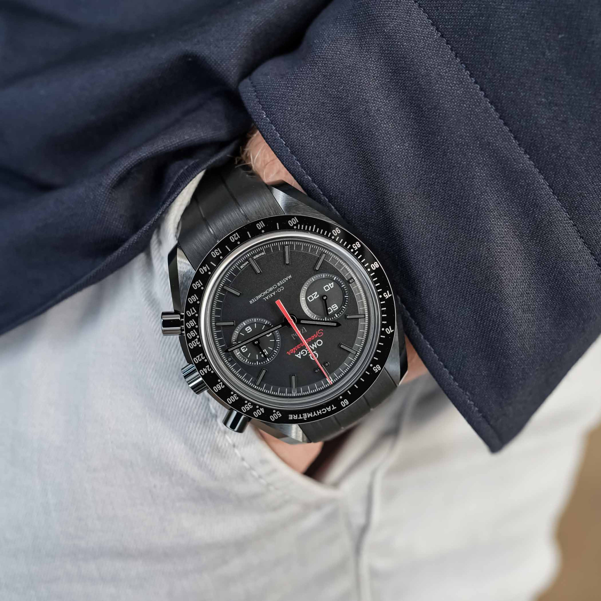 Omega обновила Speedmaster Dark Side of the Moon