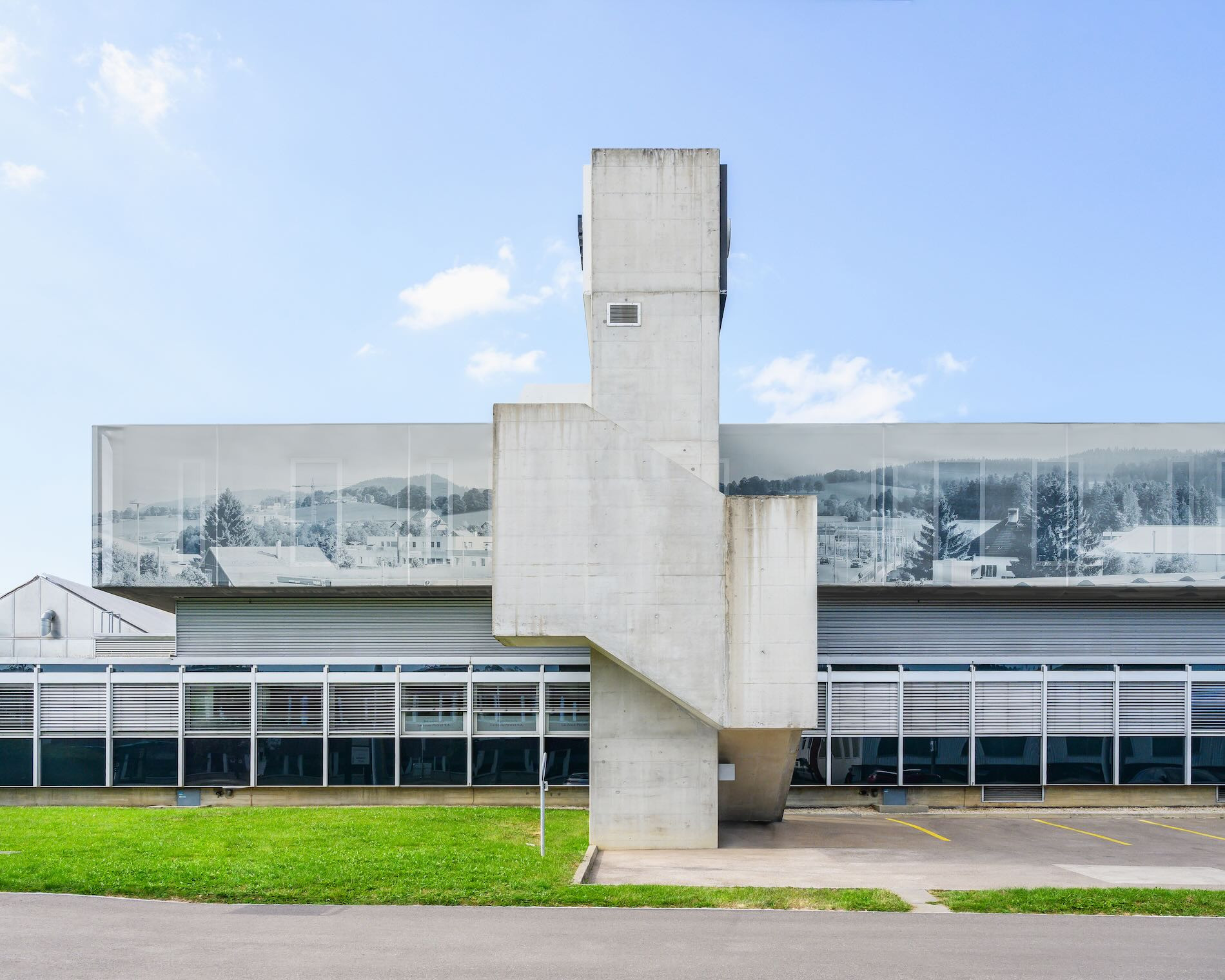 LVMH сообщила о покупке миноритарной доли известного производителя часовых механизмов La Joux-Perret