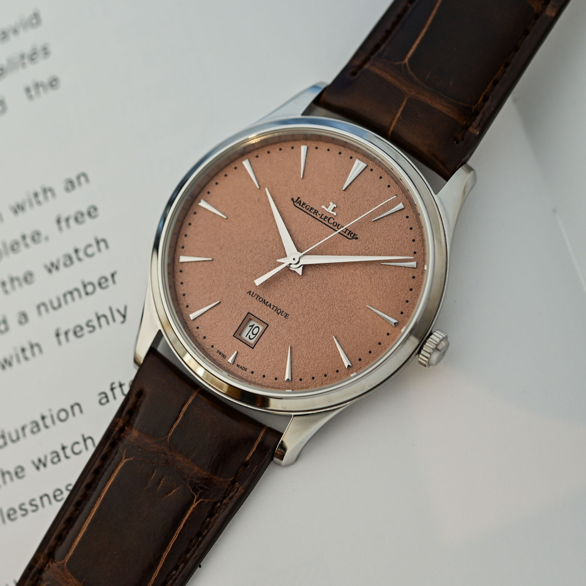 Jaeger-LeCoultre Master Ultra Thin с циферблатами цвета меди