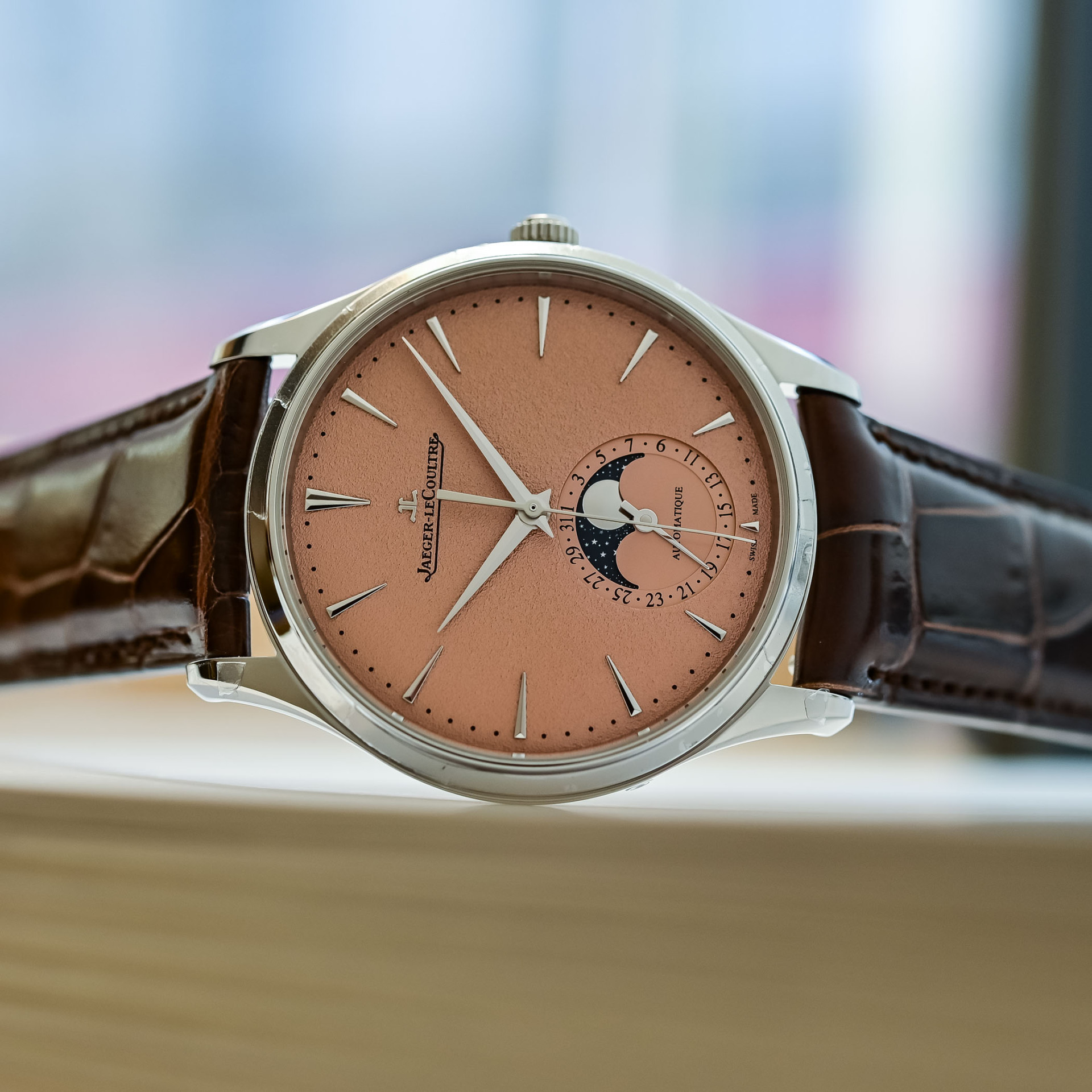Jaeger-LeCoultre Master Ultra Thin с циферблатами цвета меди
