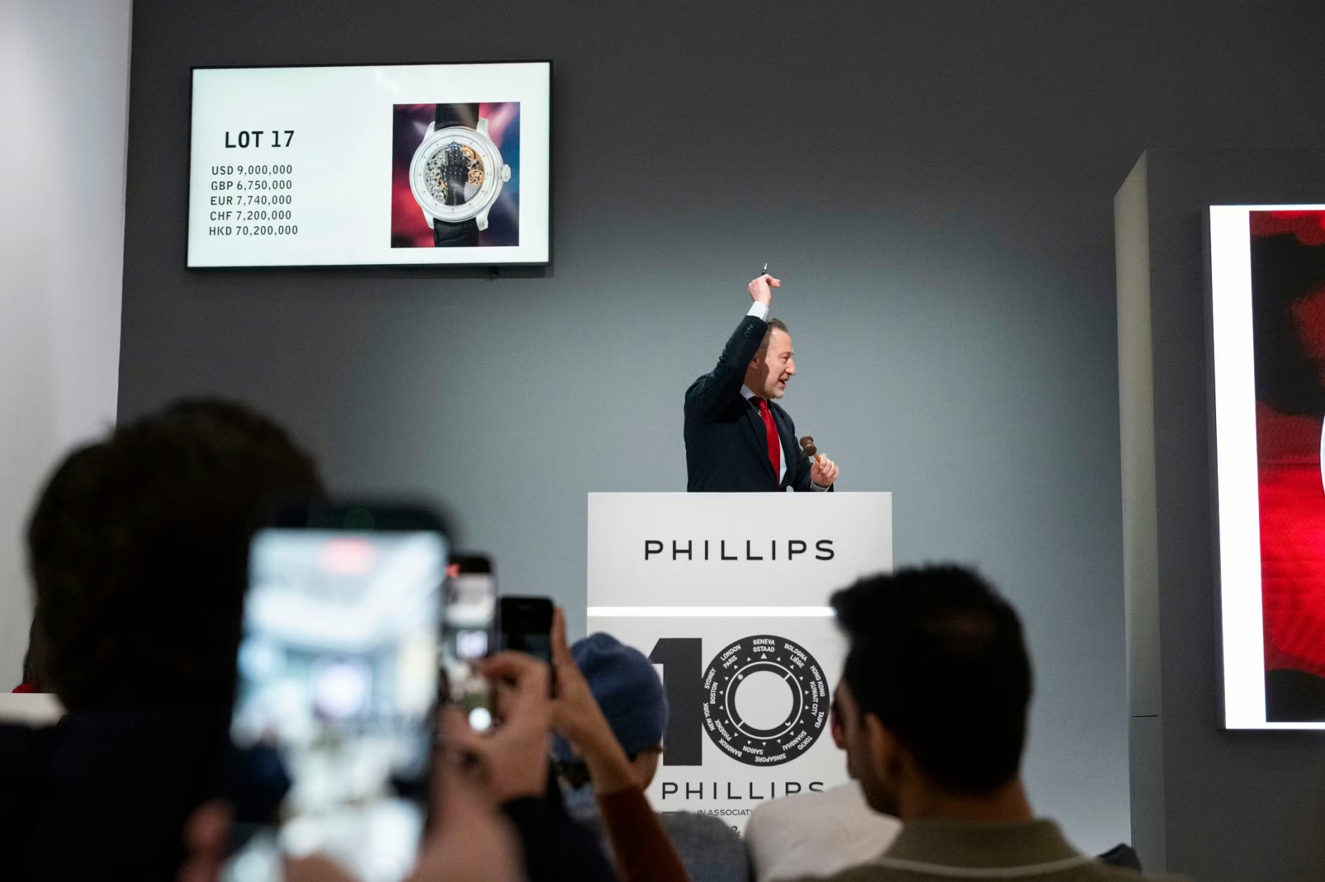 Часы Фрэнсиса Форда Копполы ушли с молотка за $10,75 млн.