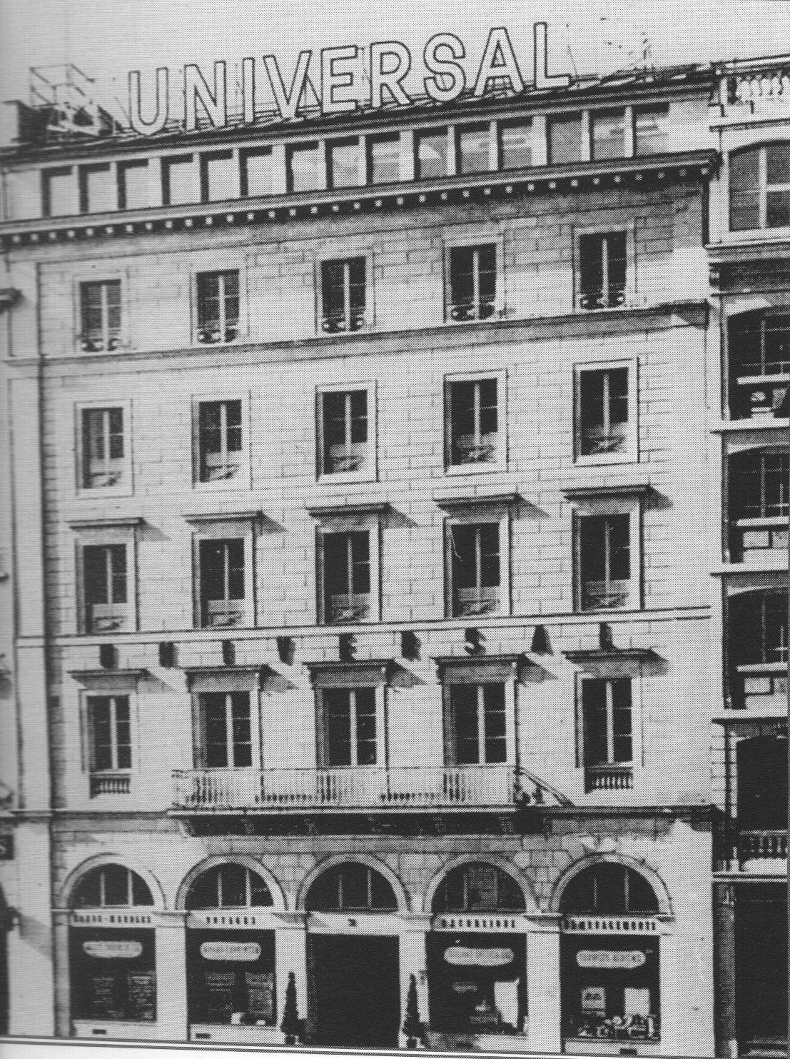 Universal Genève показала первые женские модели возрожденного бренда