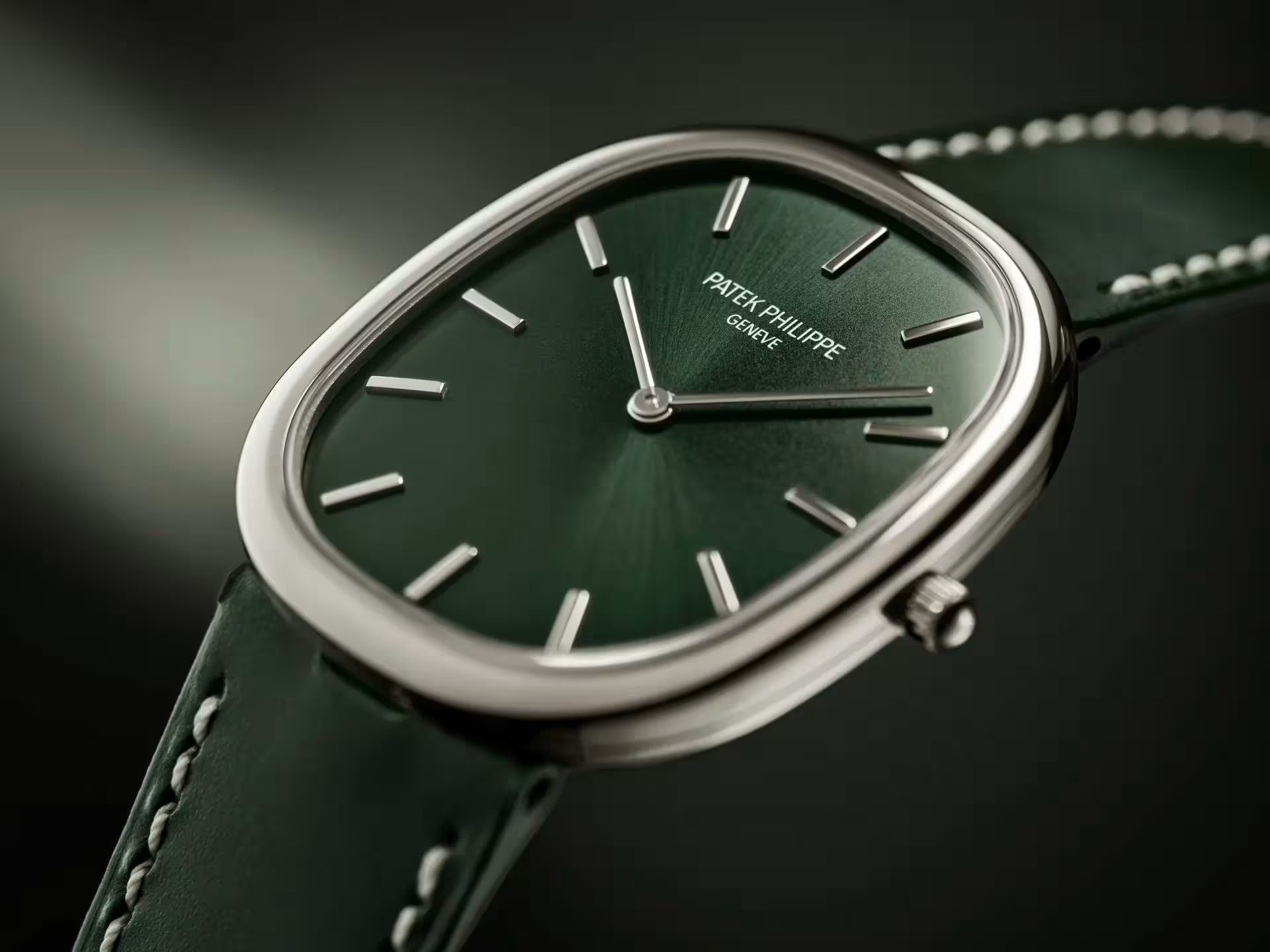 Patek Philippe 5738G и 3738/100G Golden Ellipse