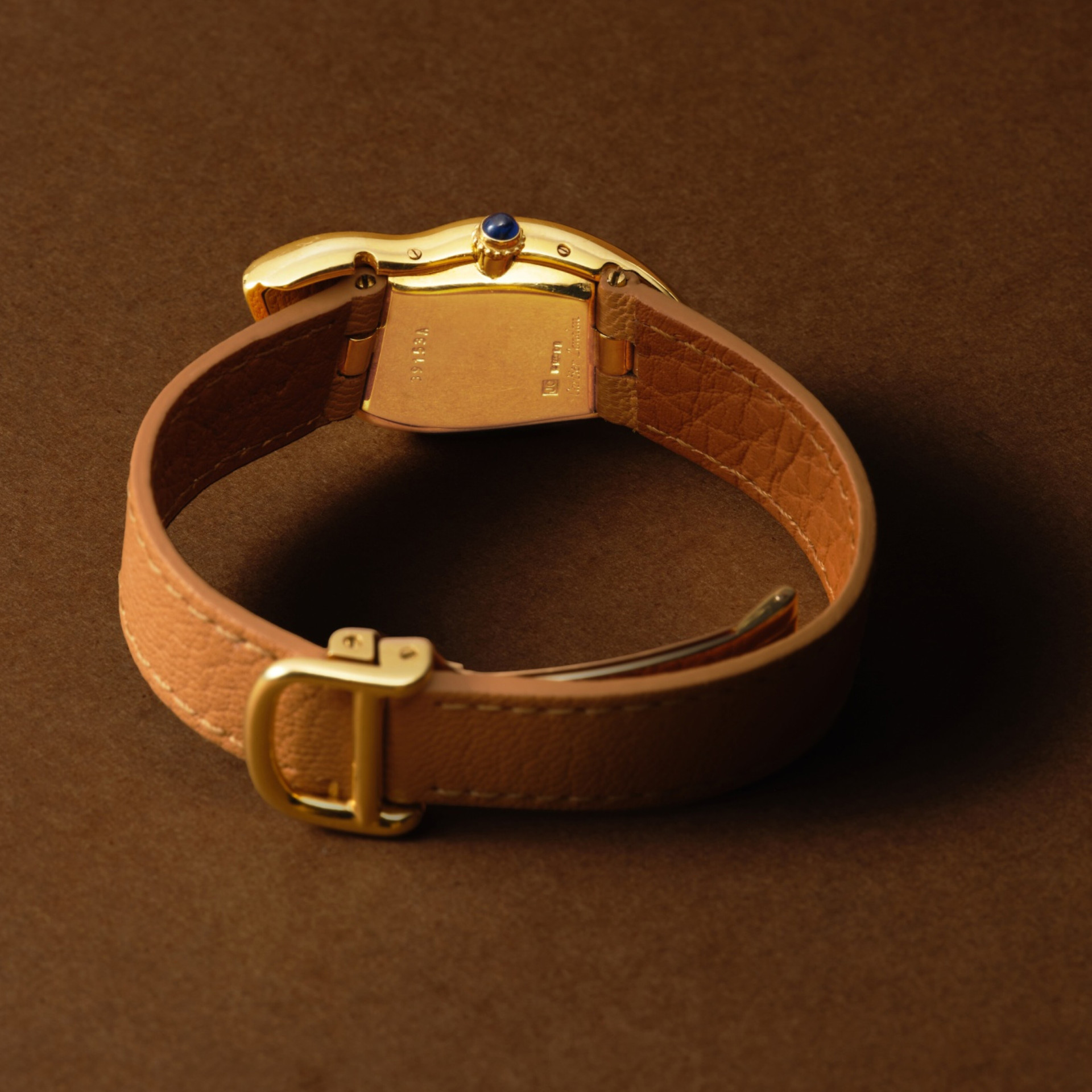 Редкие часы Cartier London Crash продали на аукционе Sotheby’s за рекордные $1,99 млн.