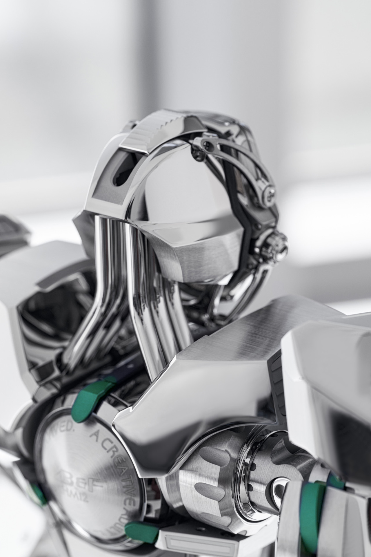 MB&F HM12 The Guardian. «А что, если часы станут головой робота?