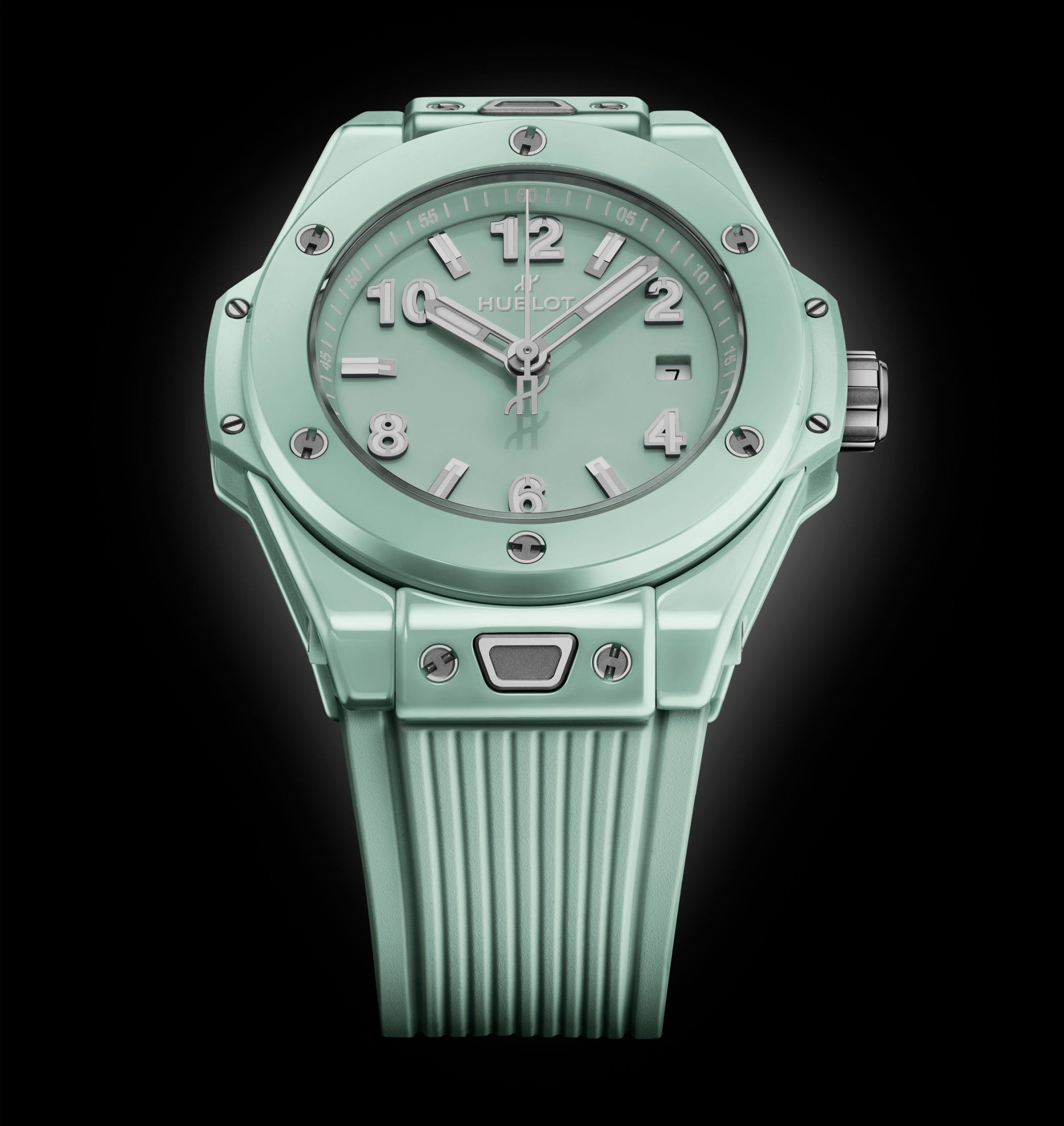 Летние новинки Hublot Big Bang в корпусах из керамики пастельных тонов