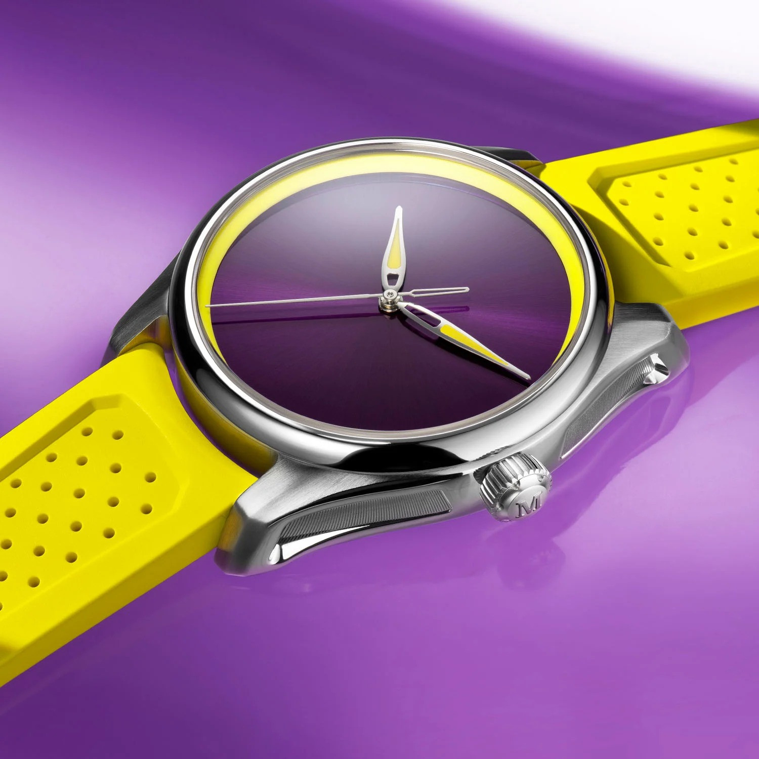 H. Moser & Cie. Pioneer Centre Seconds Sun Berry