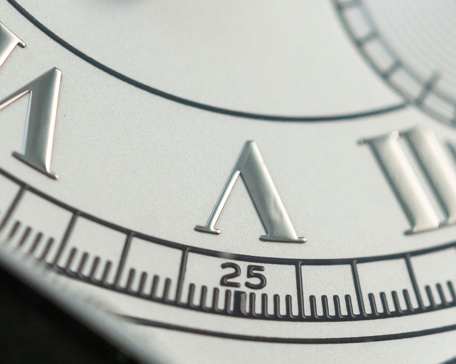 Cartier Tortue Monopoussoir Chronograph с корпусом из платины
