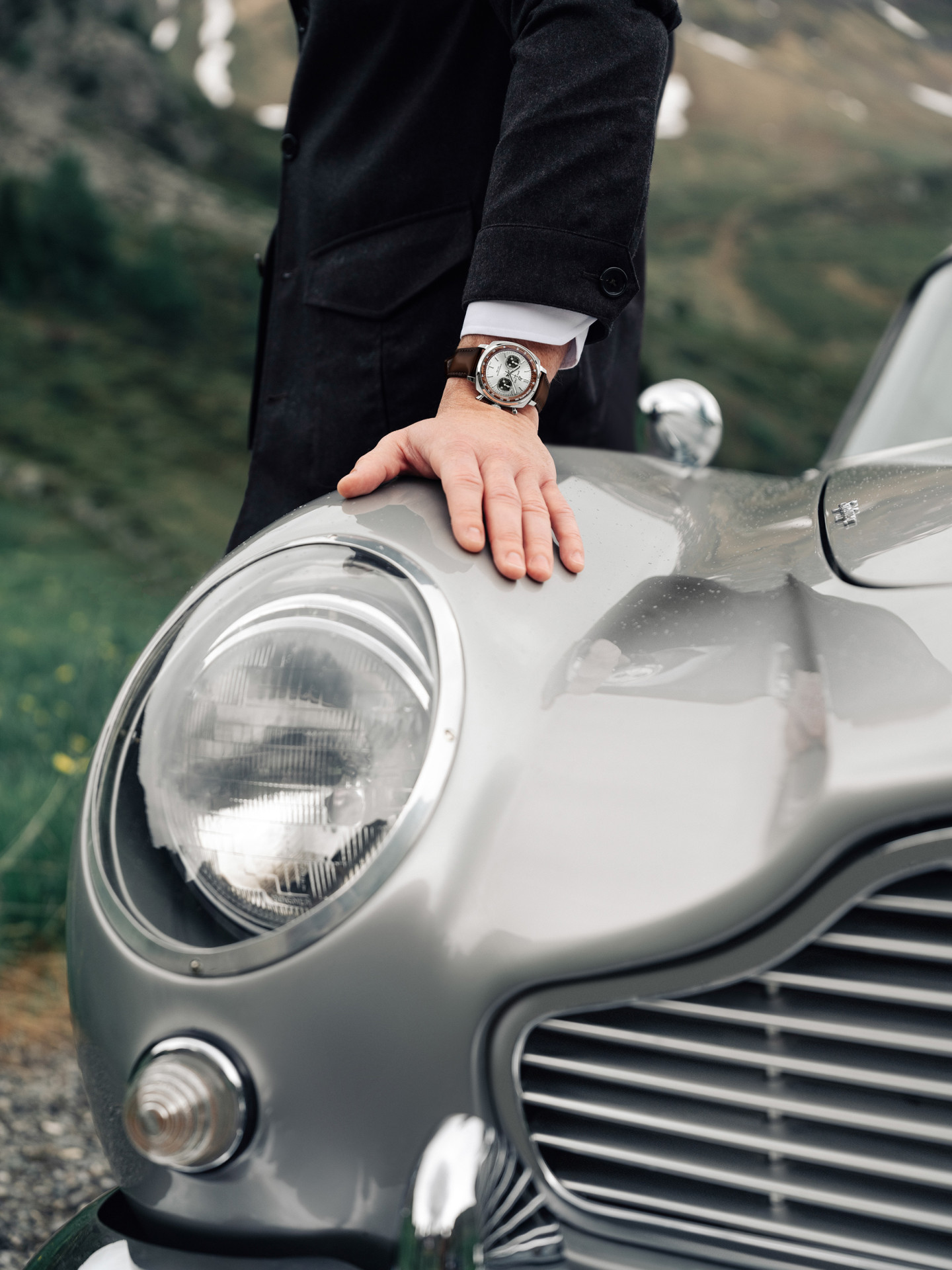 Breitling Top Time B01 Chronograph 41 Tribute to Aston Martin DB5