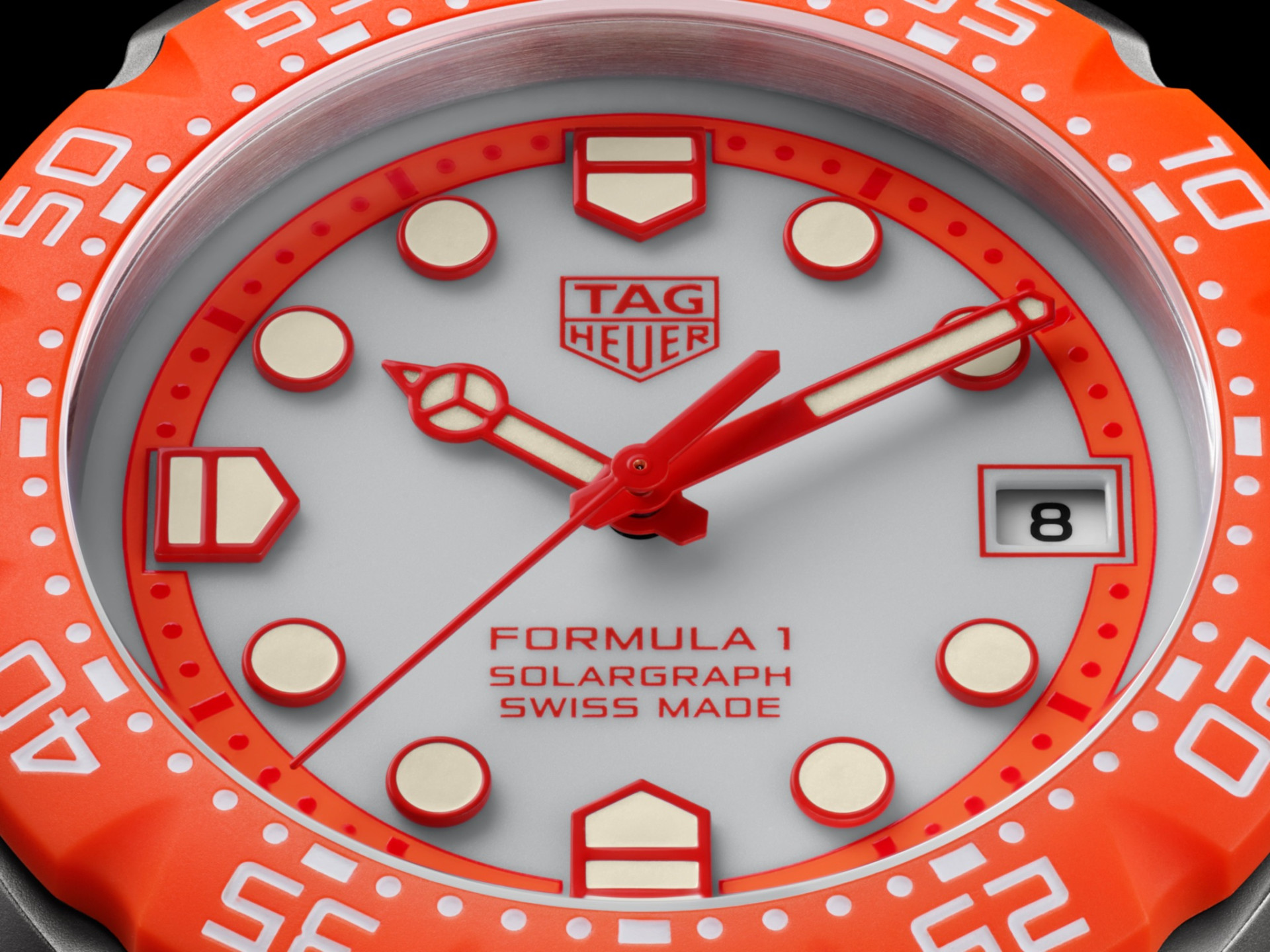 TAG Heuer отмечает Гран-при Нидерландов выпуском новых часов Formula 1 Solargraph