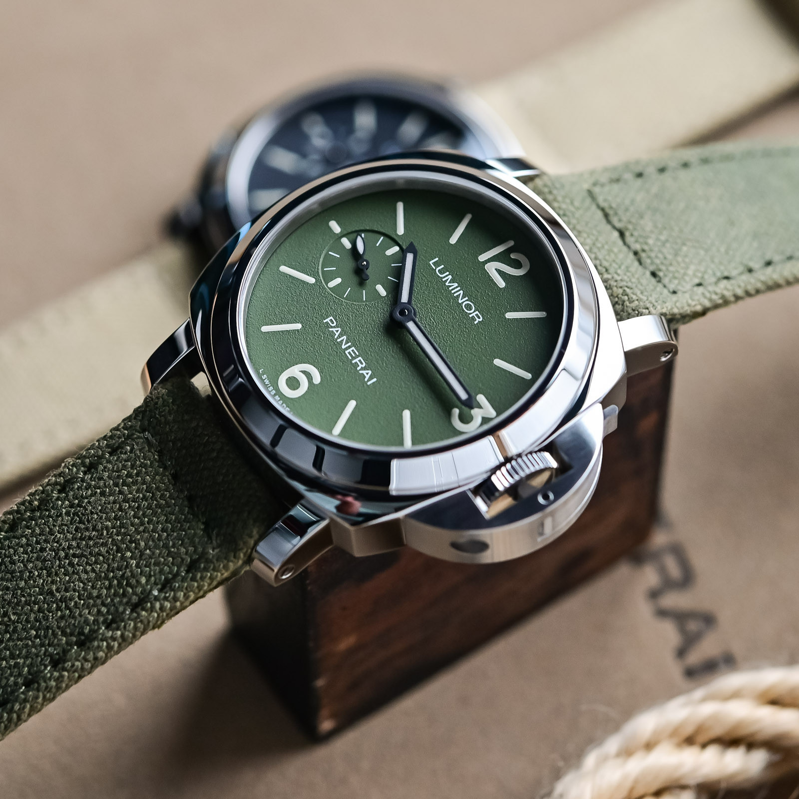 Panerai Luminor 42 PAM01710, PAM01711 и PAM01714