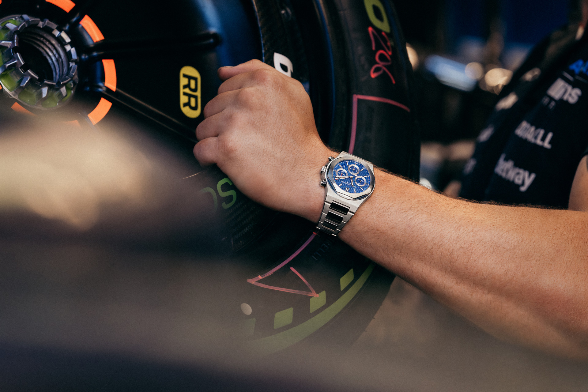 Girard-Perragaux Laureato Chronograph и Laureato 42mm Williams Edition