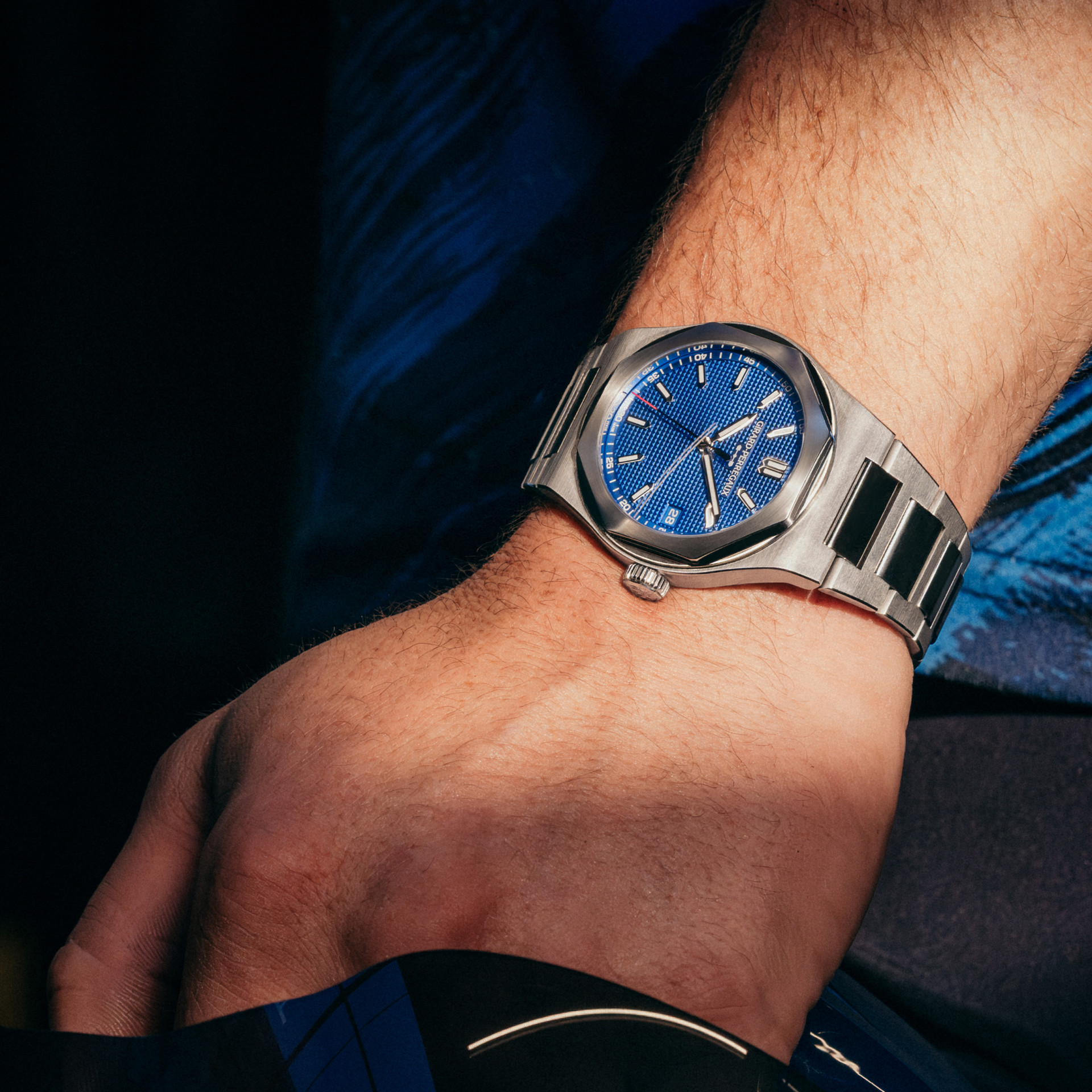Girard-Perragaux Laureato Chronograph и Laureato 42mm Williams Edition
