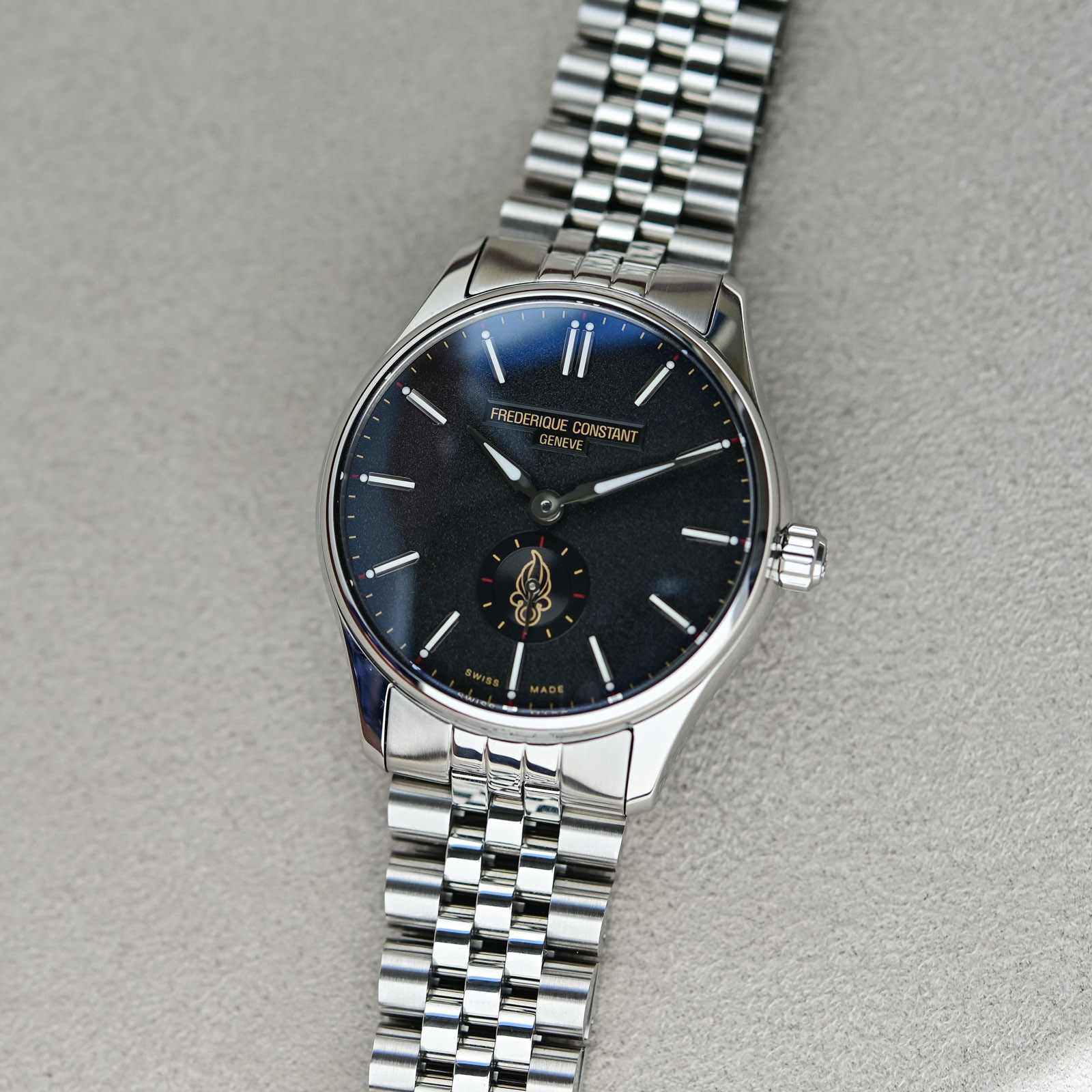 Новинки Frederique Constant в партнерстве с Французским Иностранным легионом