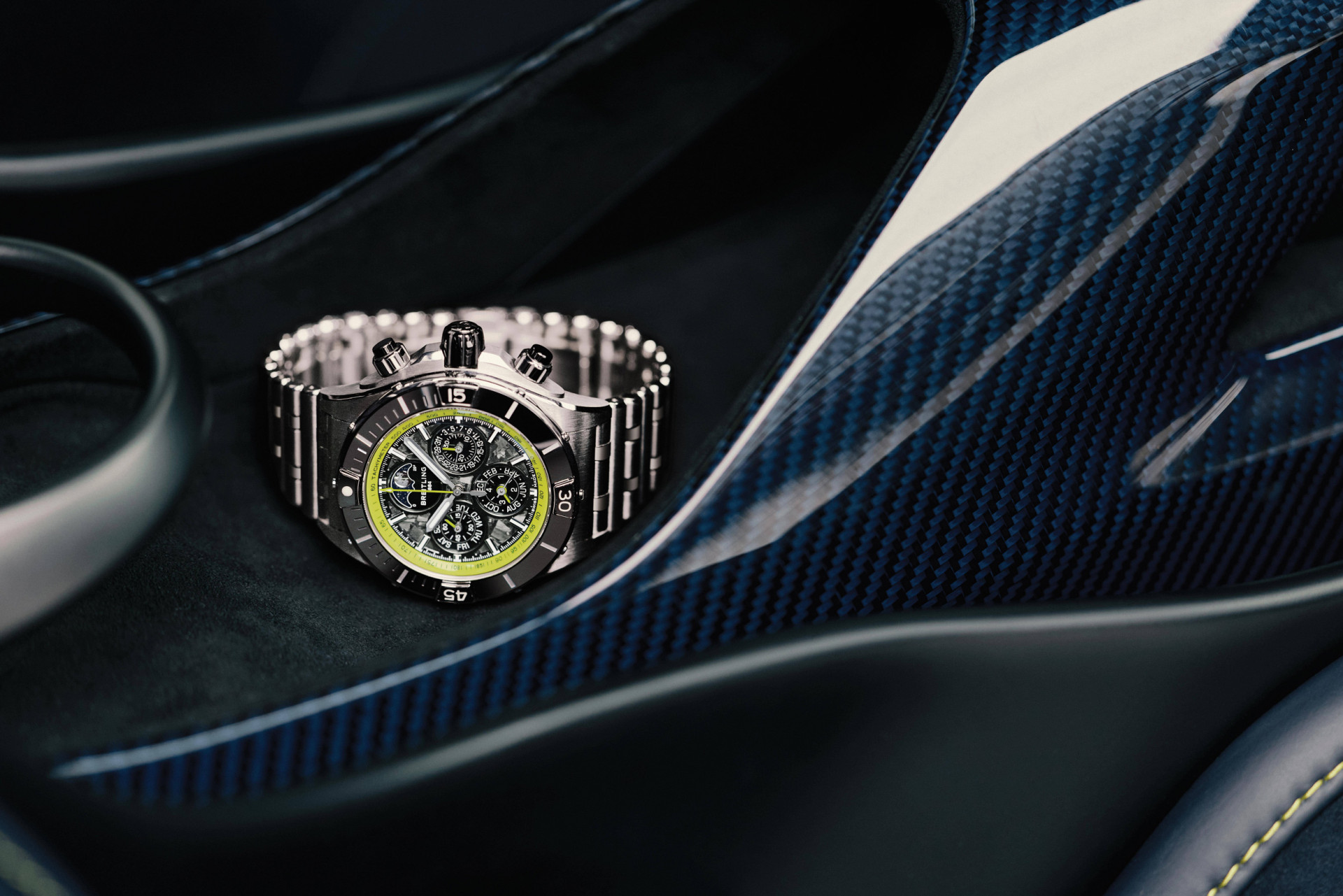 Эксклюзивные Breitling Super Chronomat для владельцев Aston Martin Valhalla