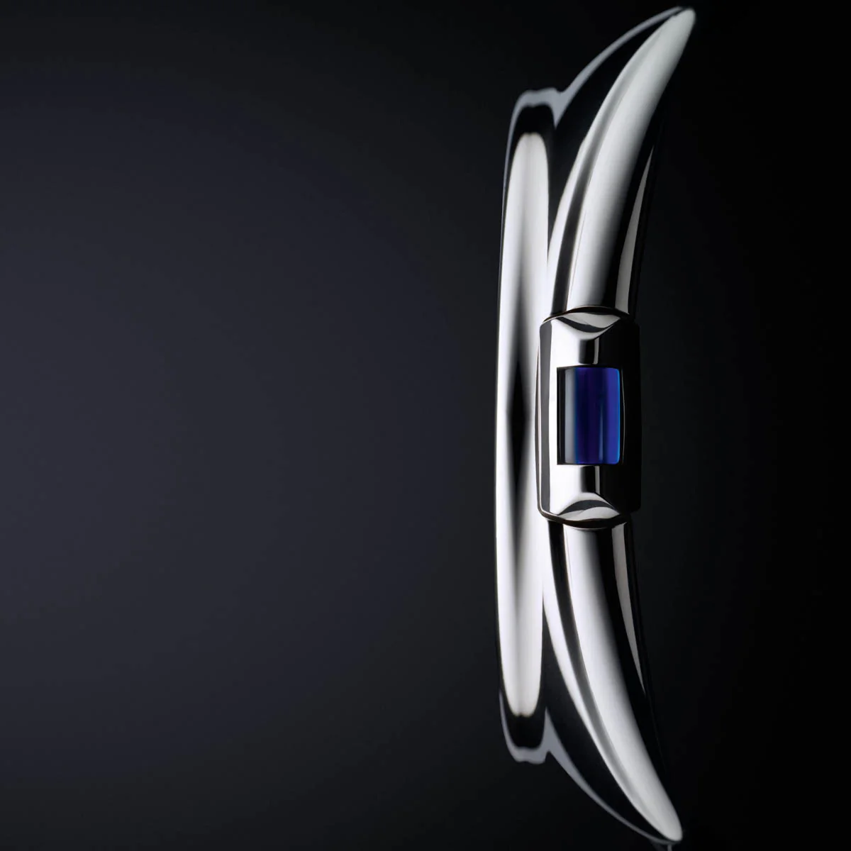 Заводная головка модели Clé de Cartier Mysterious Hour  